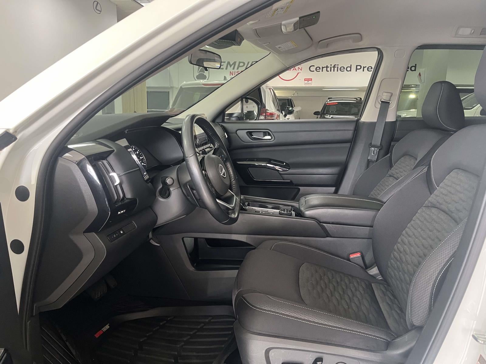 2022 Nissan Pathfinder SV