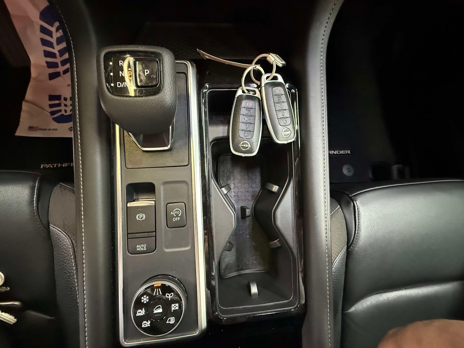 2024 Nissan Pathfinder SL 4WD
