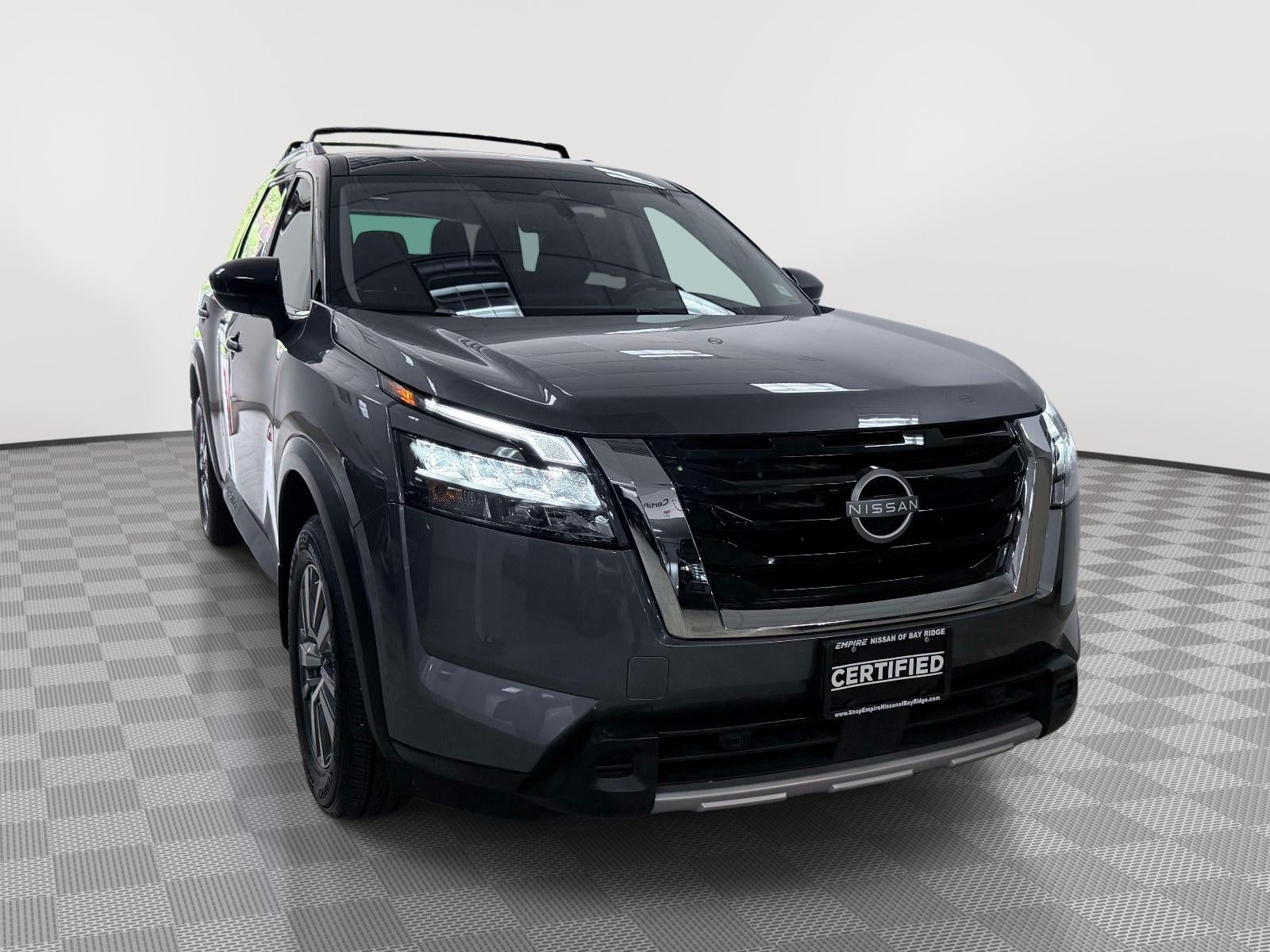 2025 Nissan Pathfinder SL 4WD