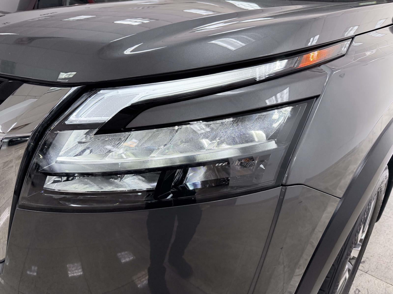 2025 Nissan Pathfinder SL 4WD