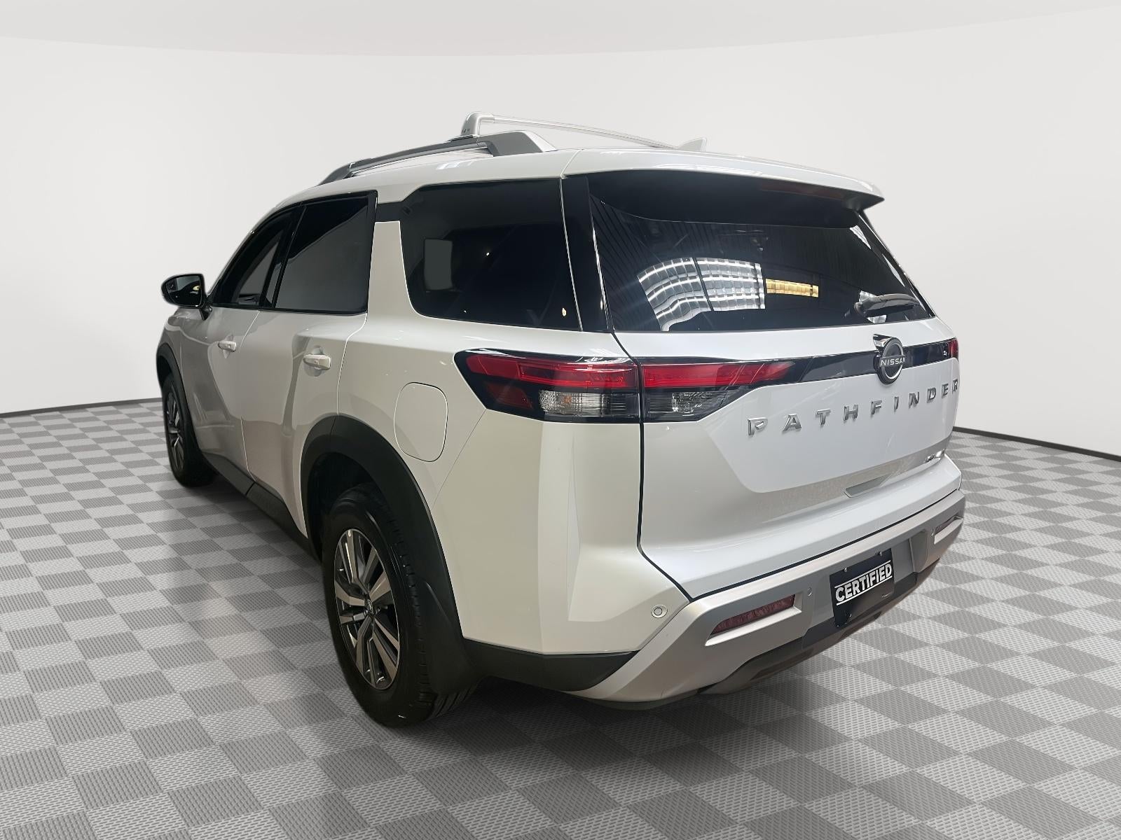 2025 Nissan Pathfinder SL 4WD