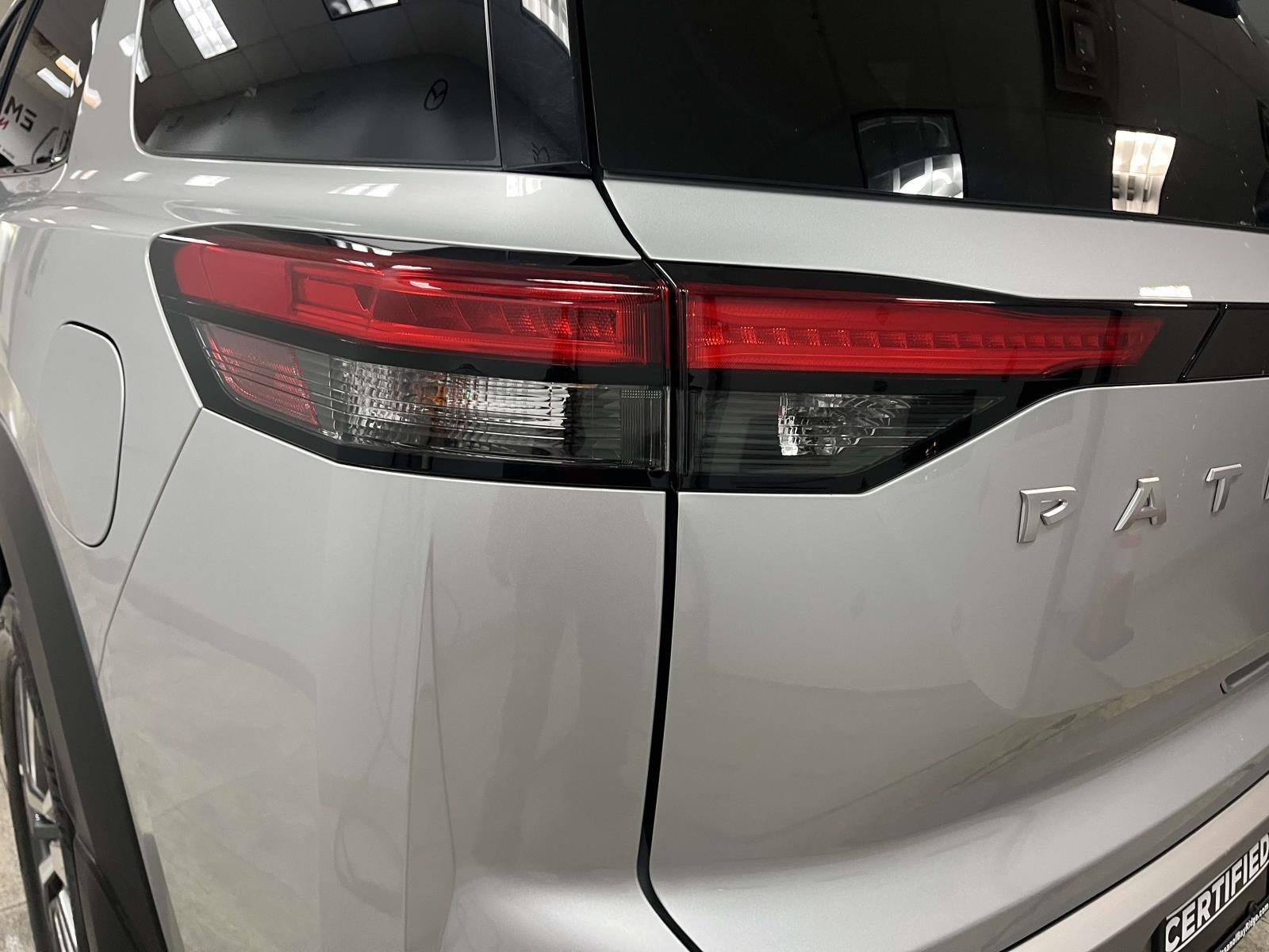 2025 Nissan Pathfinder SL 4WD