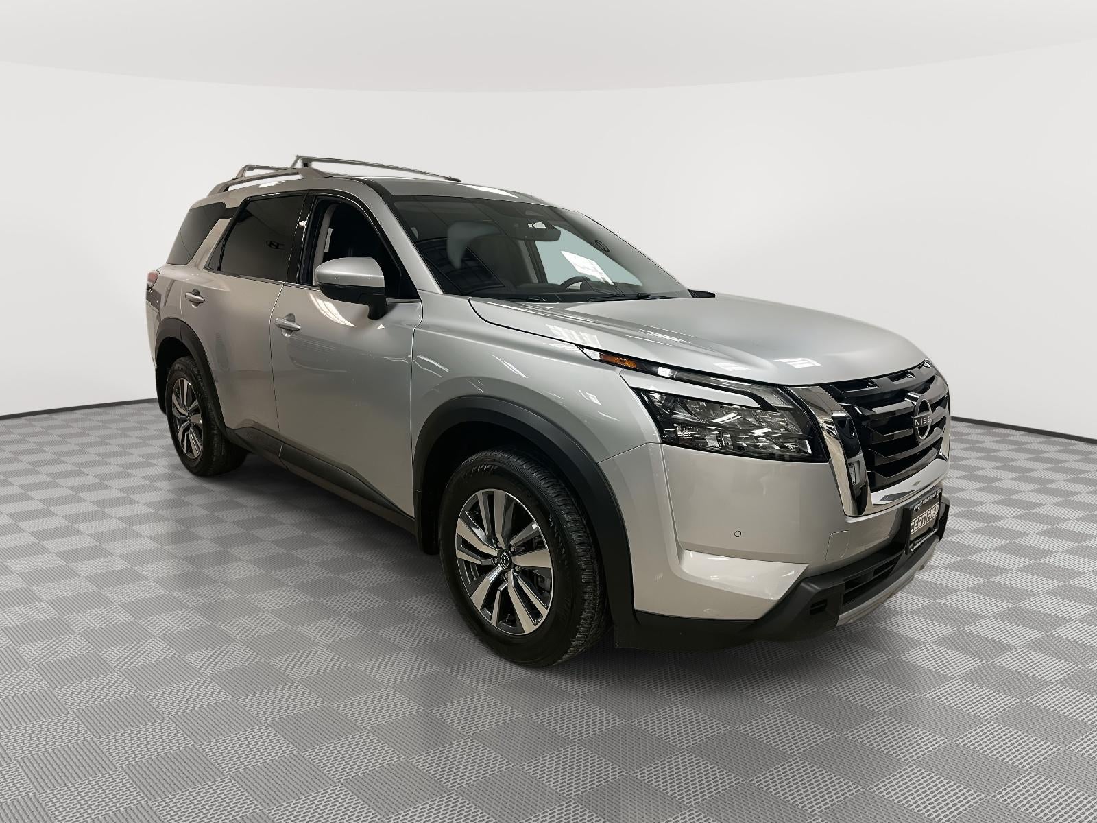 2025 Nissan Pathfinder SL 4WD
