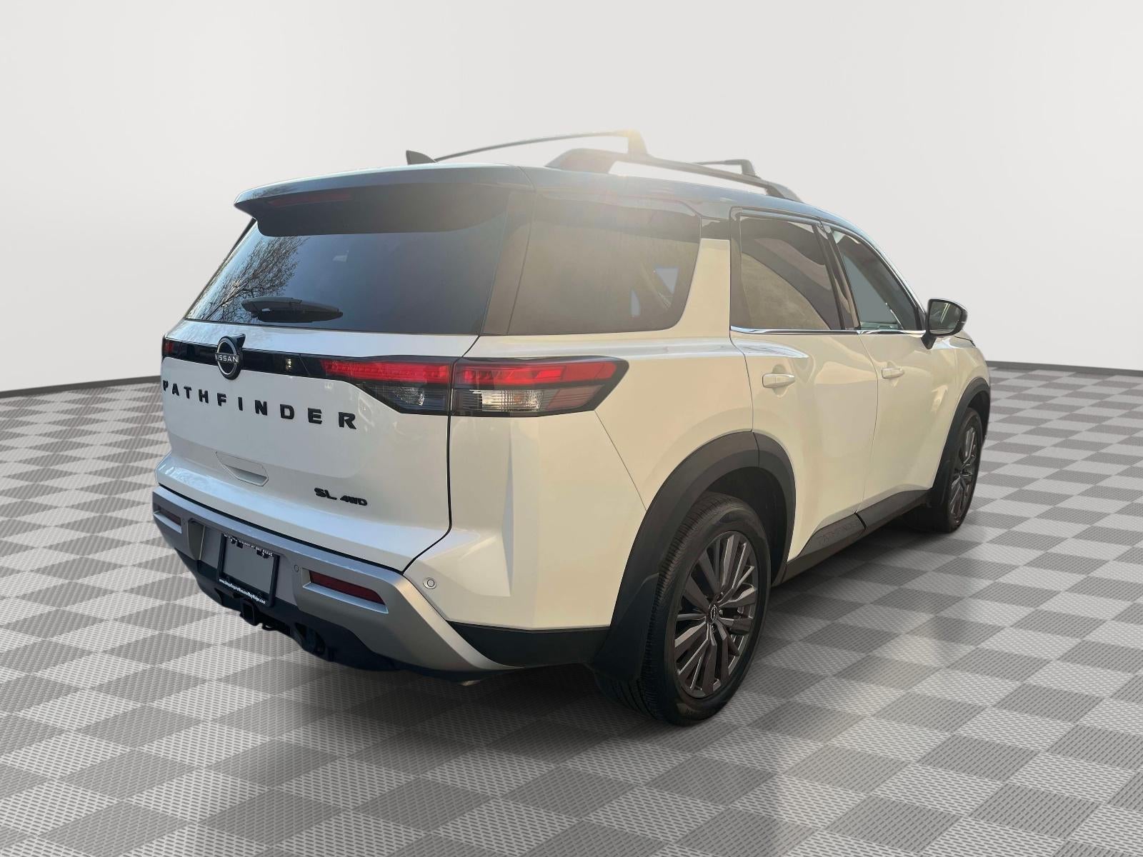 2023 Nissan Pathfinder SL 4WD