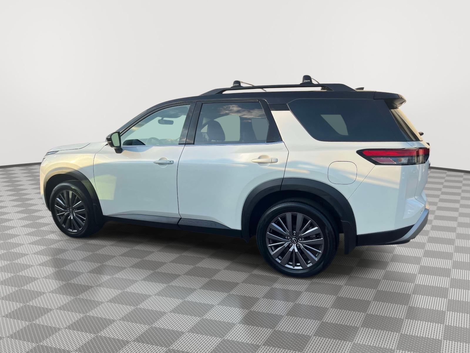 2023 Nissan Pathfinder SL 4WD
