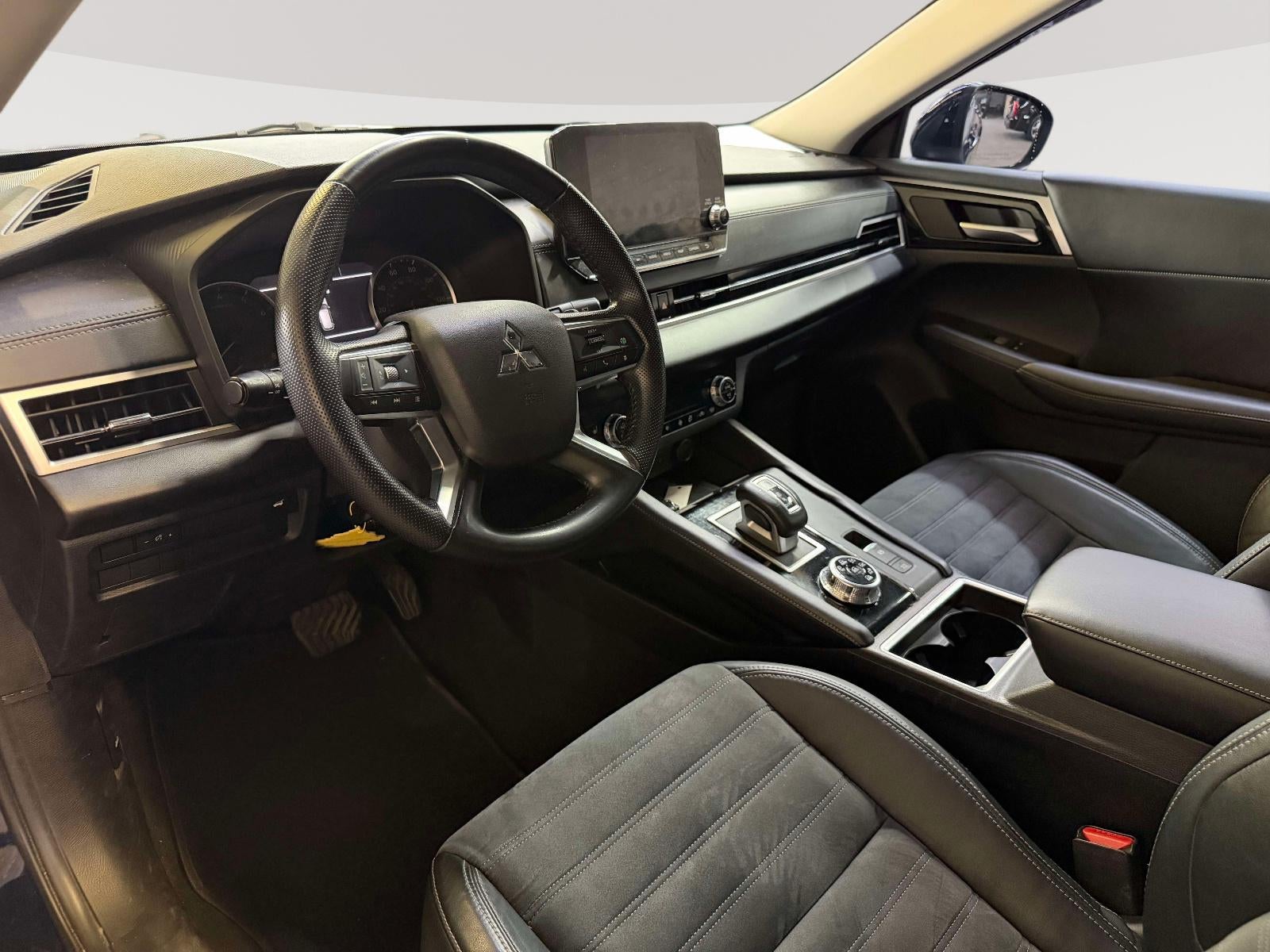2022 Mitsubishi Outlander SE