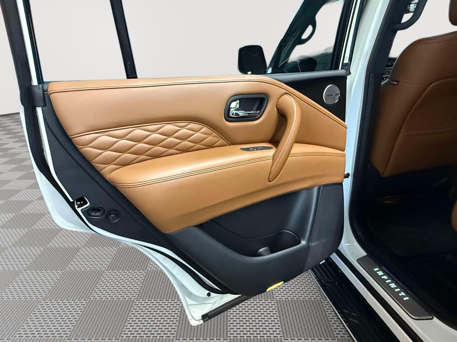 2024 INFINITI QX80 SENSORY AWD