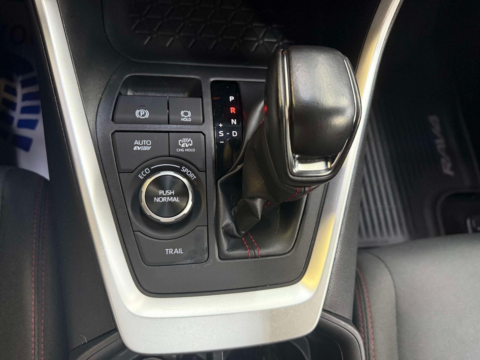 2024 Toyota RAV4 Prime SE
