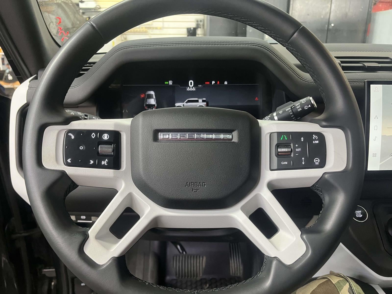 2025 Land Rover Defender 110 P400 S