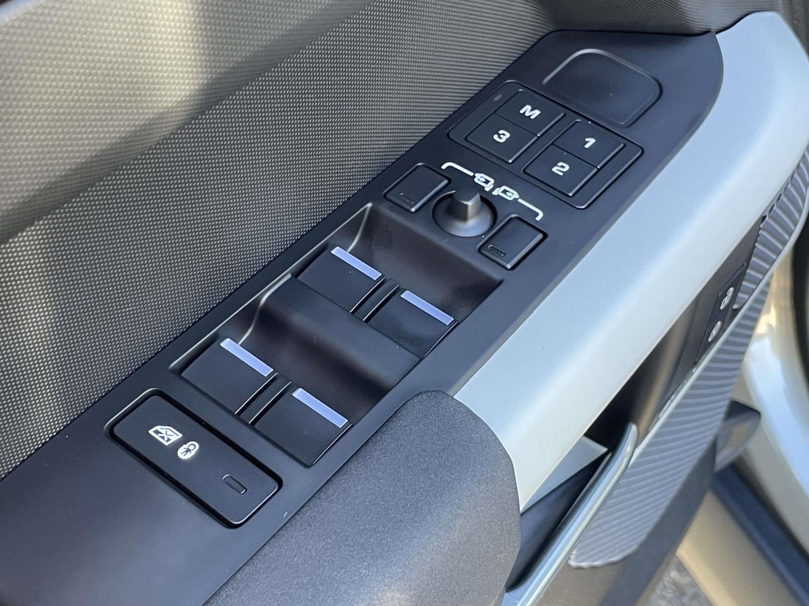 2023 Land Rover Defender 110 S