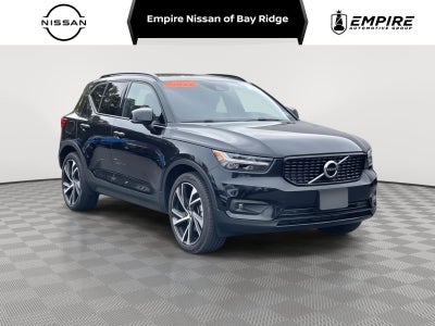 2022 Volvo XC40 T5 R-Design