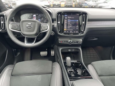 2022 Volvo XC40 T5 R-Design