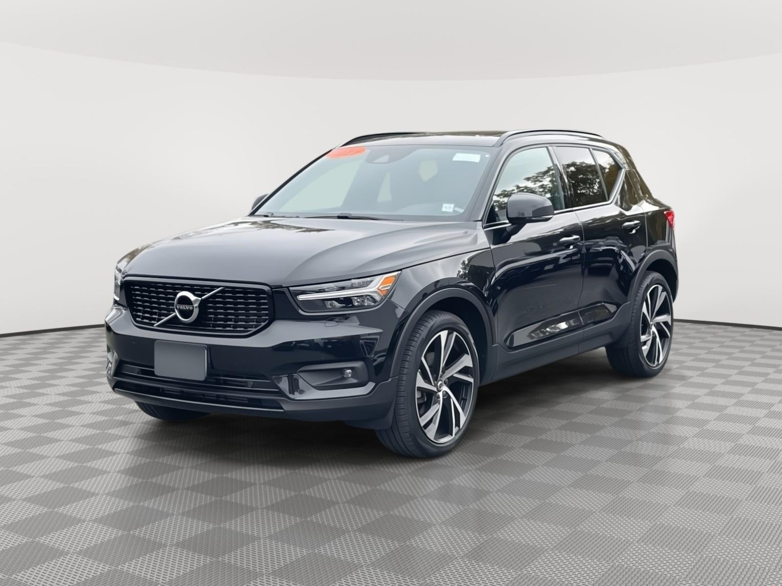 2022 Volvo XC40 T5 R-Design