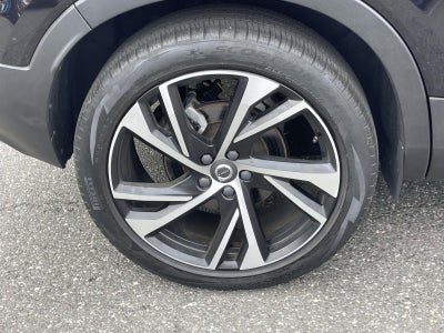 2022 Volvo XC40 T5 R-Design