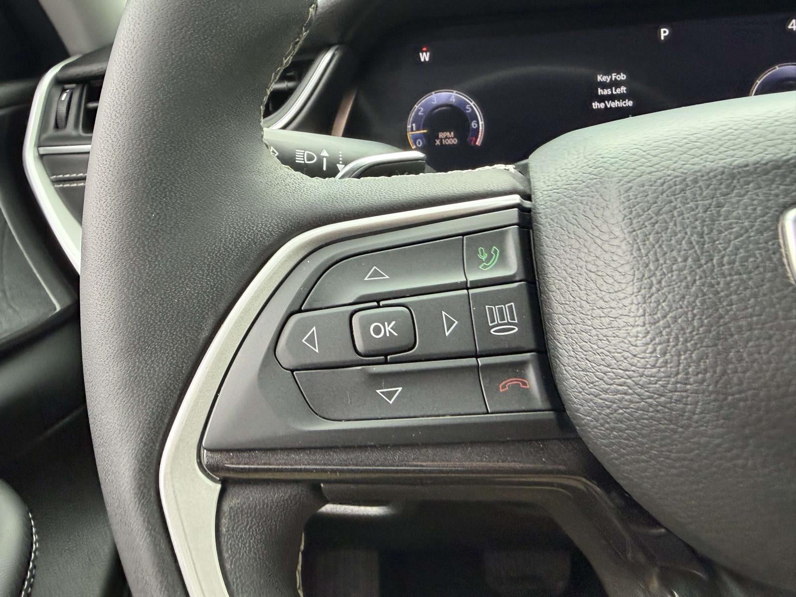 2023 Jeep Grand Cherokee Laredo 4x4