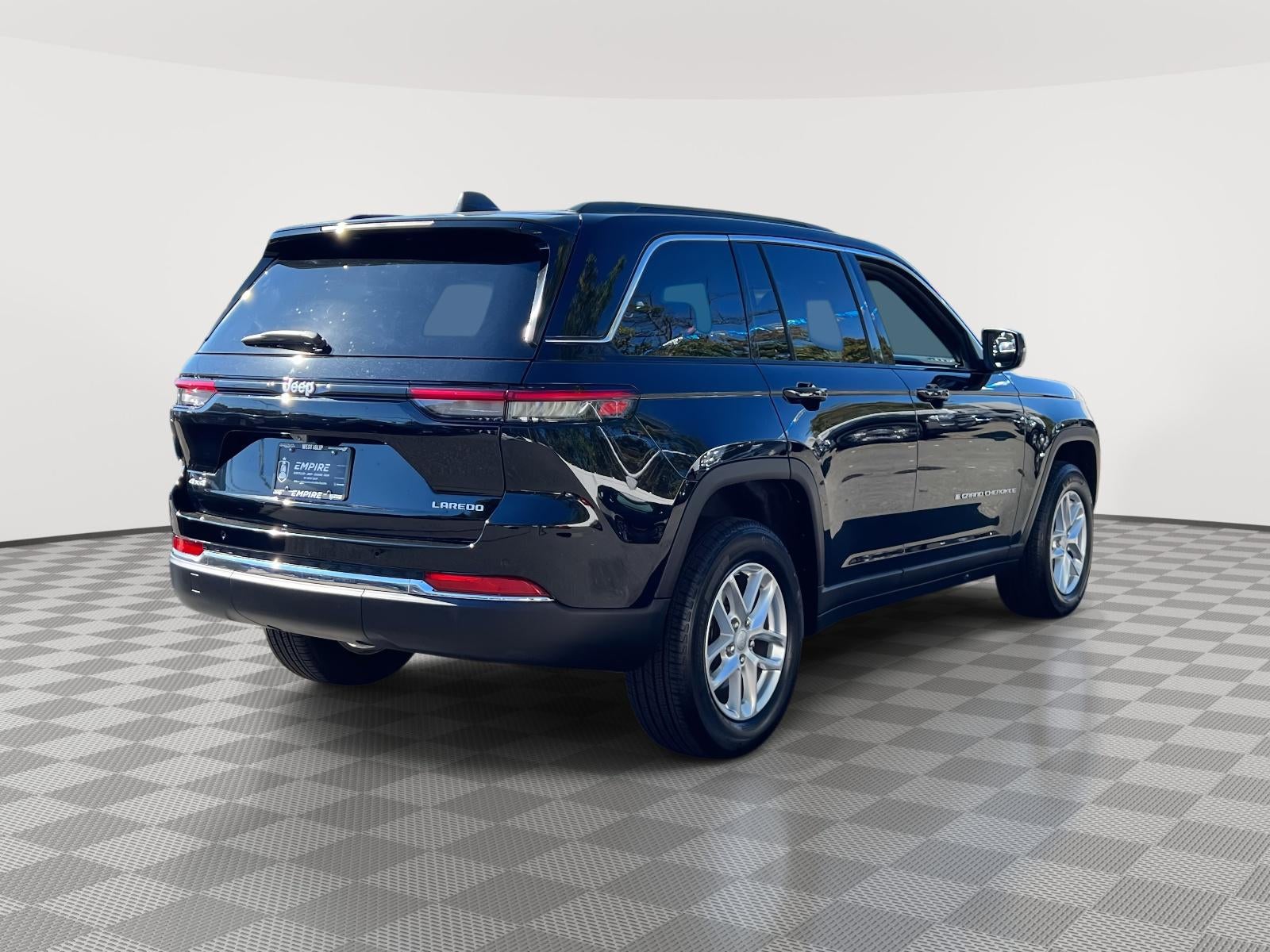 2025 Jeep Grand Cherokee Laredo X 4x4