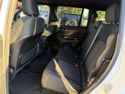 2025 Jeep Grand Cherokee Laredo X 4x4