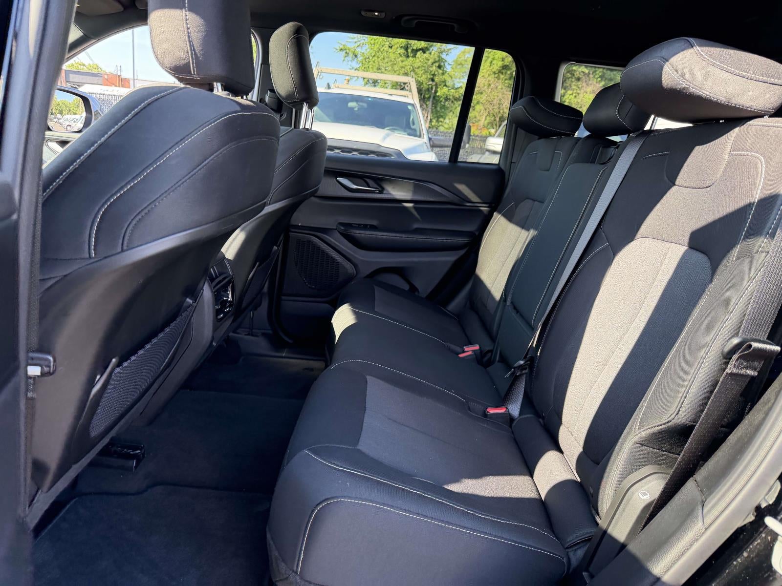 2025 Jeep Grand Cherokee Laredo X 4x4