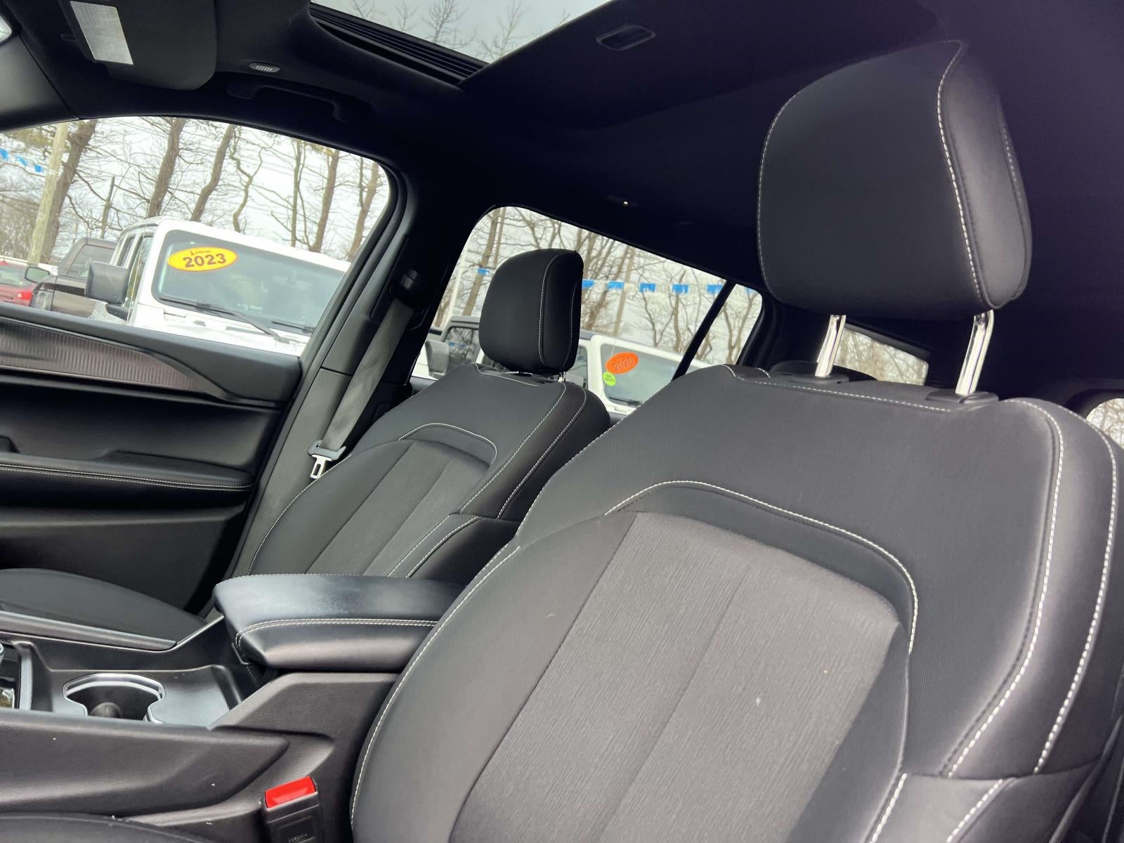 2025 Jeep Grand Cherokee L Laredo X 4x4