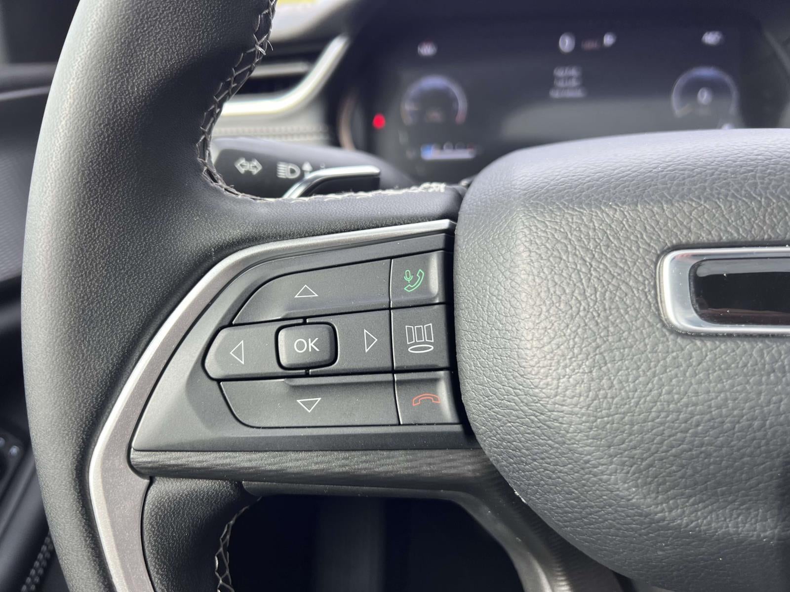 2025 Jeep Grand Cherokee L Laredo X 4x4