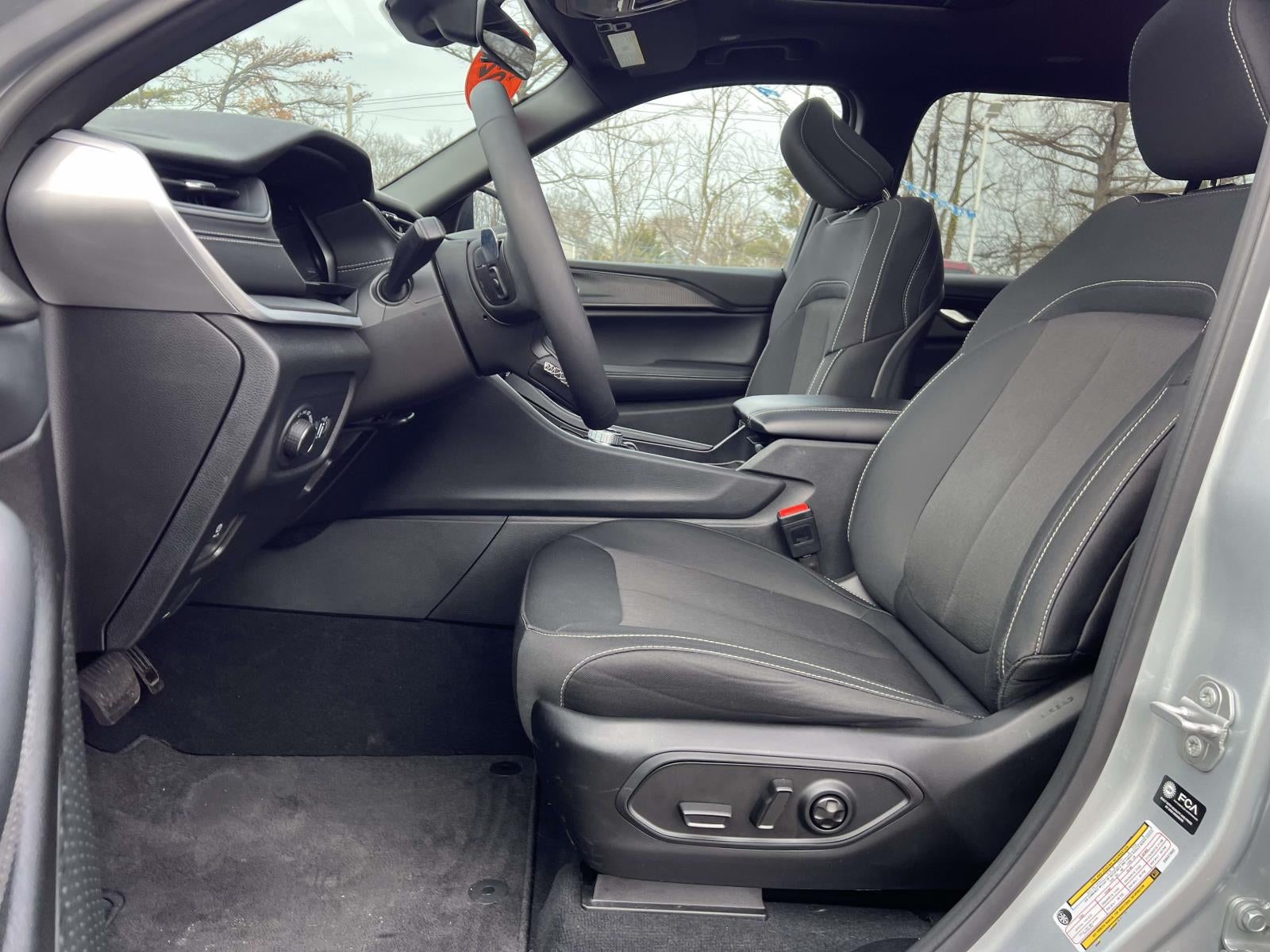 2025 Jeep Grand Cherokee L Laredo X 4x4