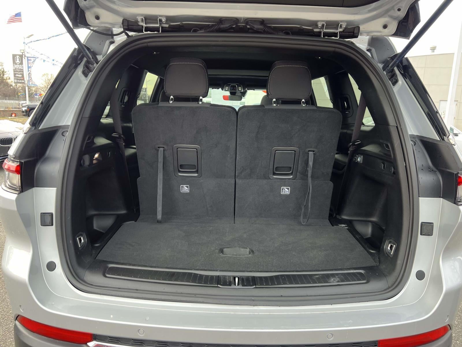 2025 Jeep Grand Cherokee L Laredo X 4x4