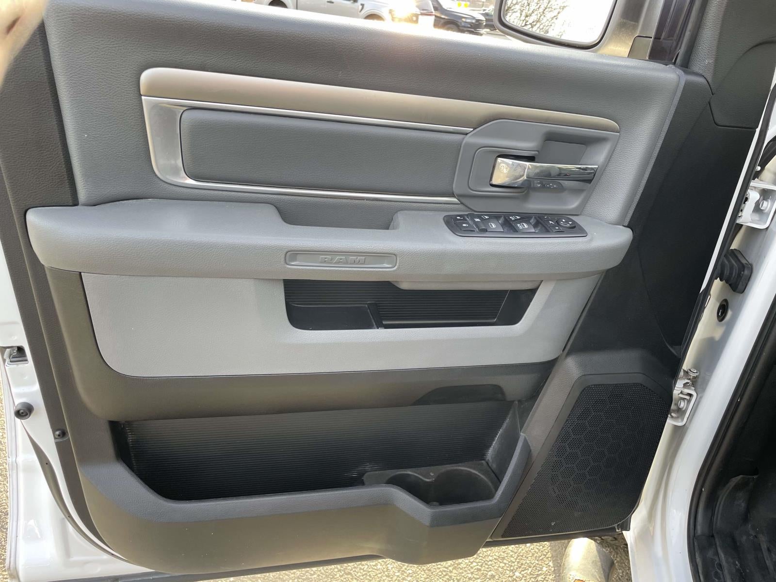 2019 RAM 1500 Classic SLT Crew Cab 4x4 5'7' Box