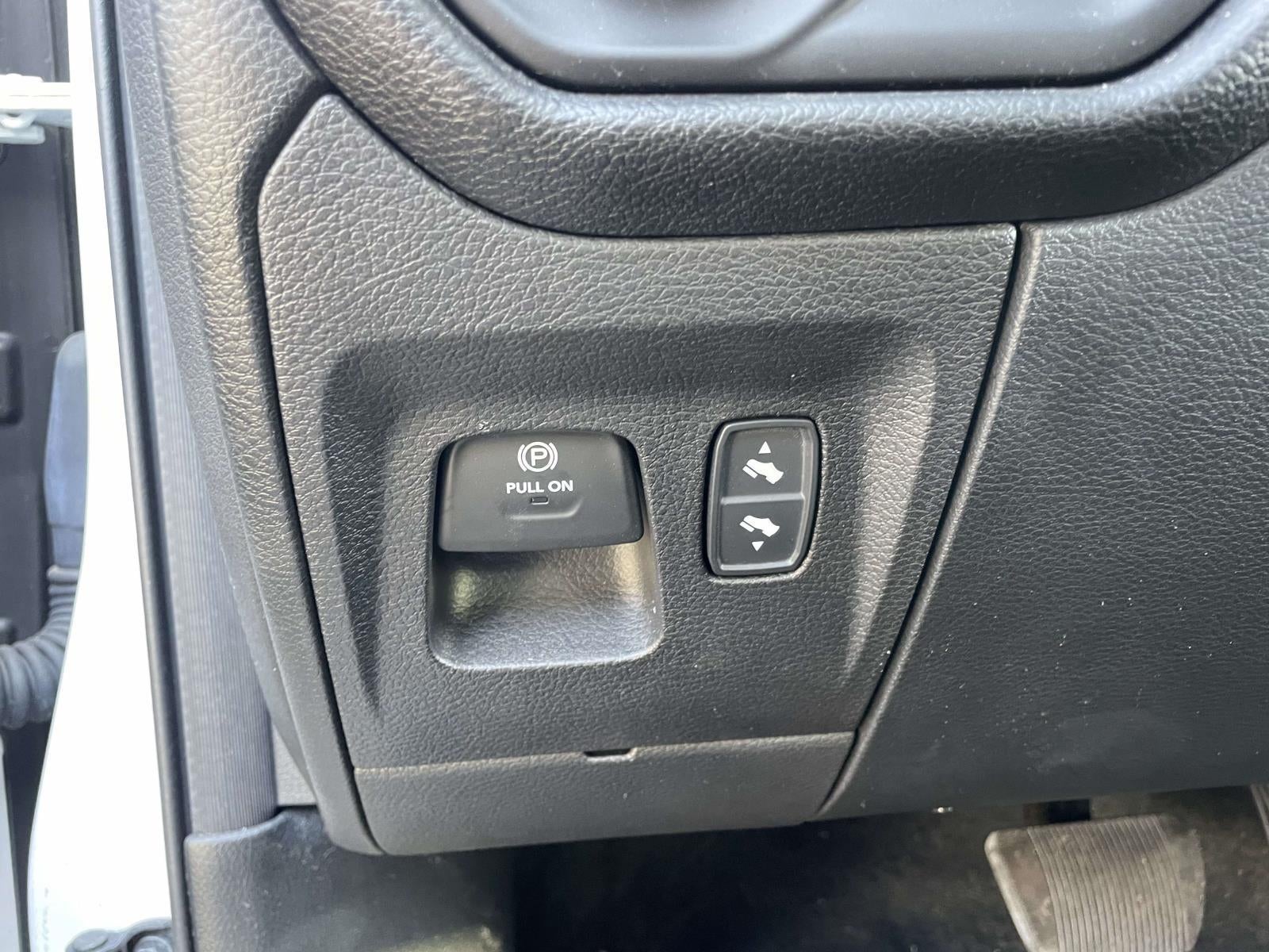 2020 RAM 1500 Big Horn Quad Cab 4x4 6'4' Box