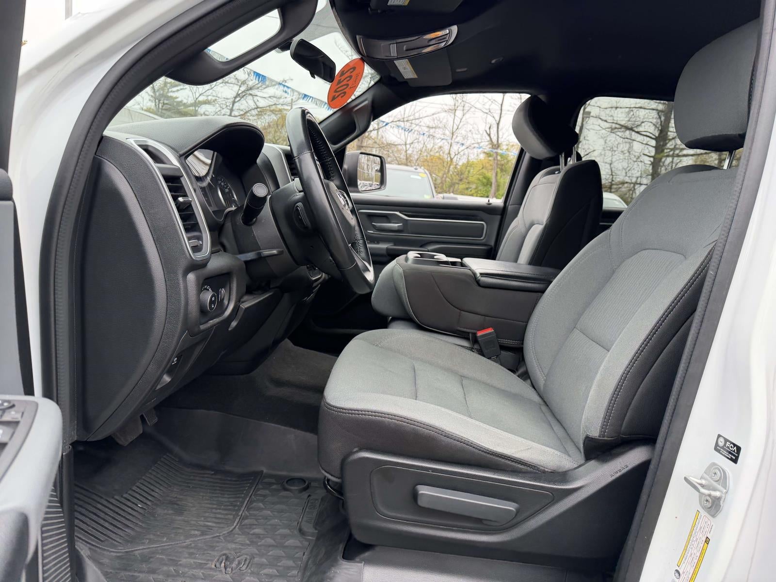 2022 RAM 1500 Big Horn Crew Cab 4x4 5'7' Box