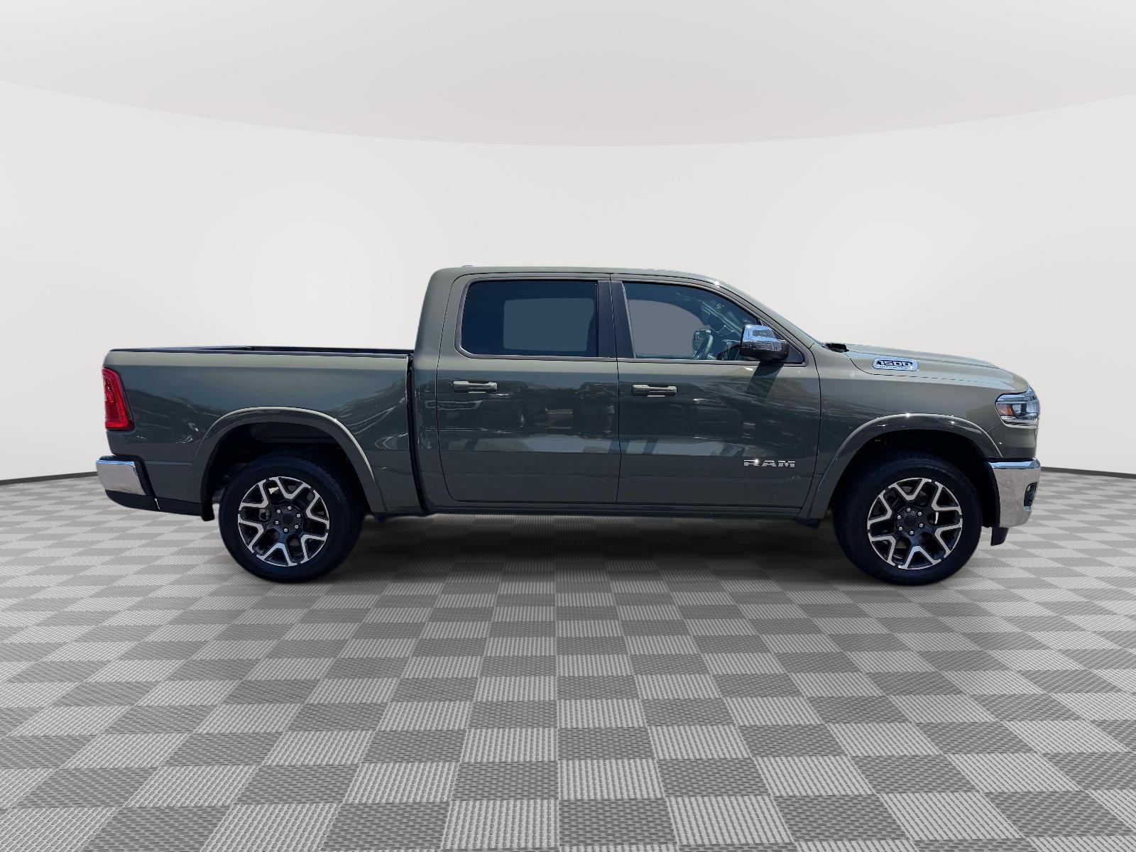 2026 RAM 1500 Laramie Crew Cab 4x4 5'7' Box