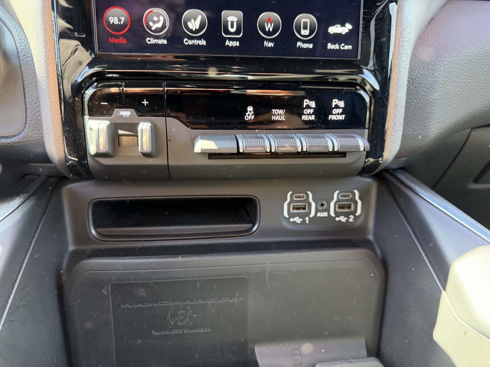 2021 RAM 1500 Laramie Crew Cab 4x4 5'7' Box