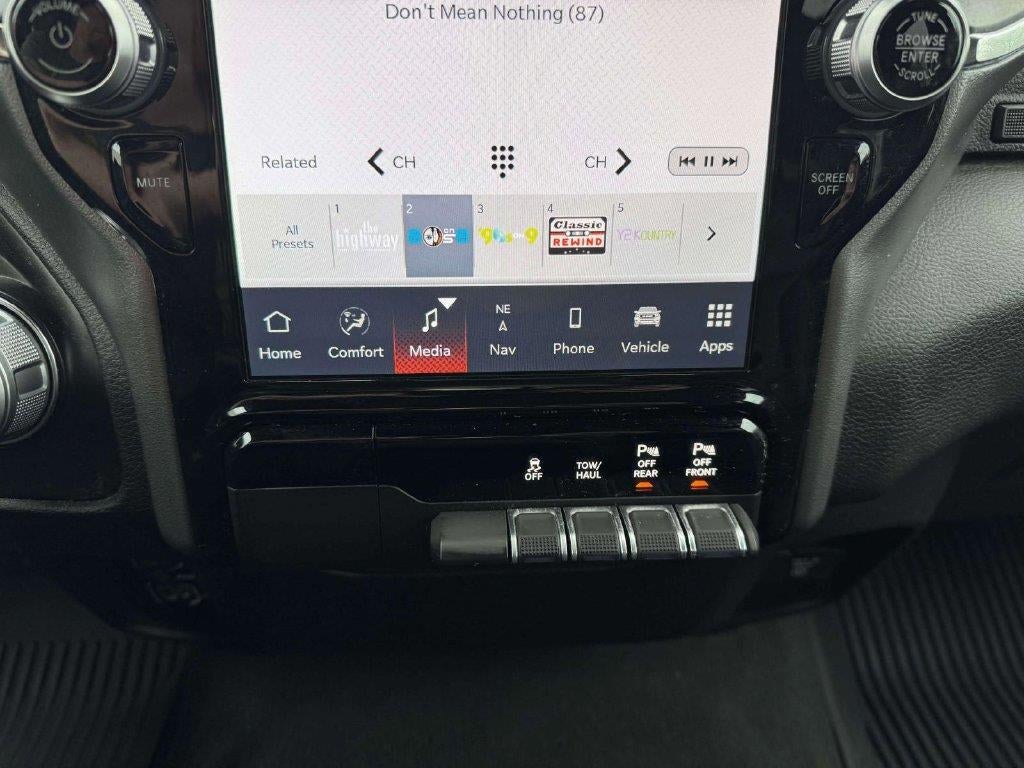 2024 RAM 1500 Laramie Crew Cab 4x4 5'7' Box