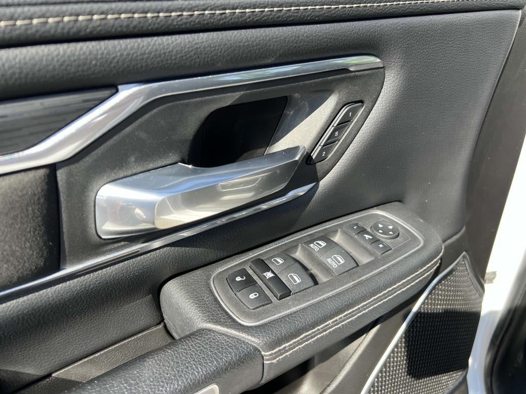 2023 RAM 1500 Laramie Crew Cab 4x4 5'7' Box