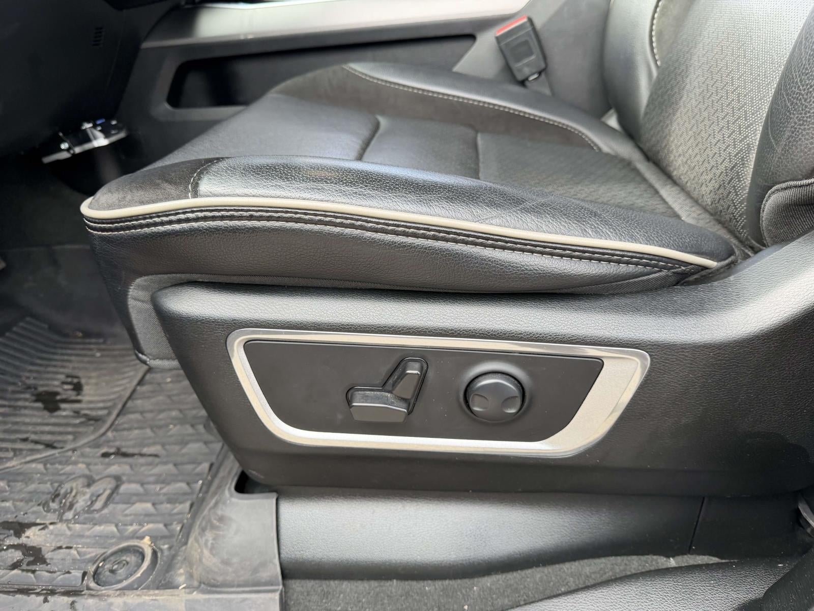 2023 RAM 1500 Laramie Crew Cab 4x4 5'7' Box