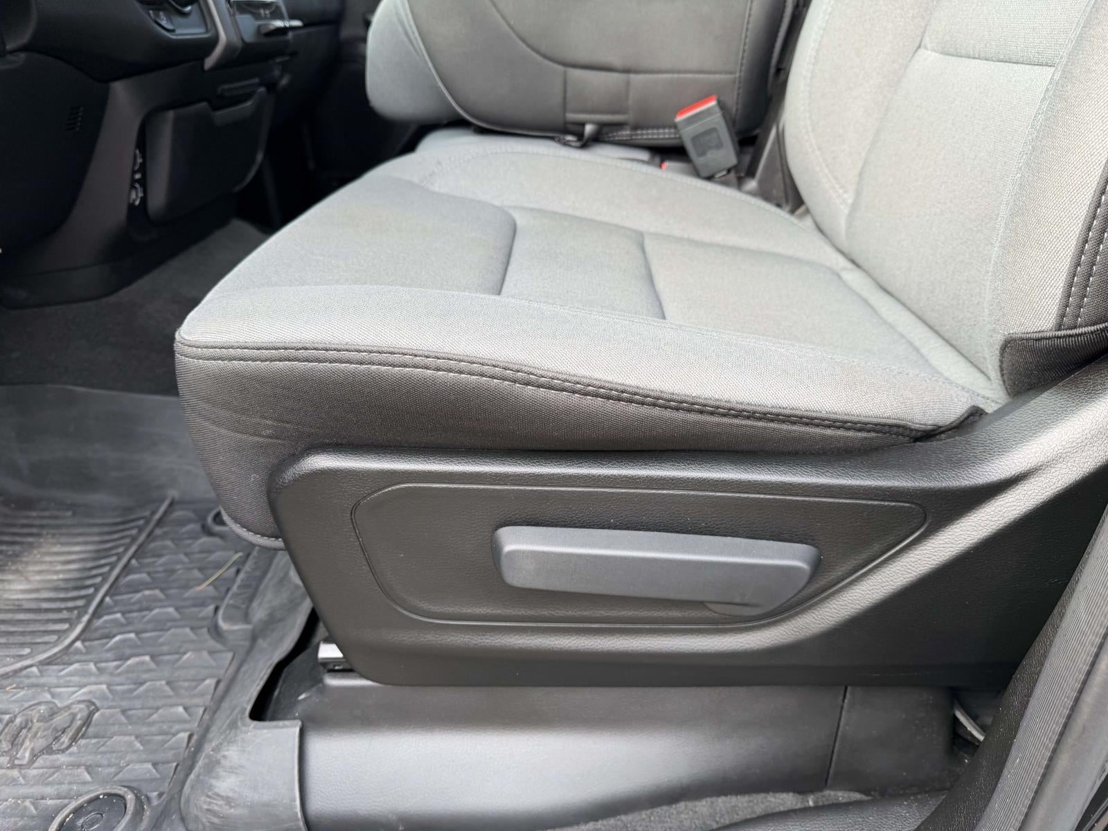 2023 RAM 1500 Big Horn Crew Cab 4x4 6'4' Box