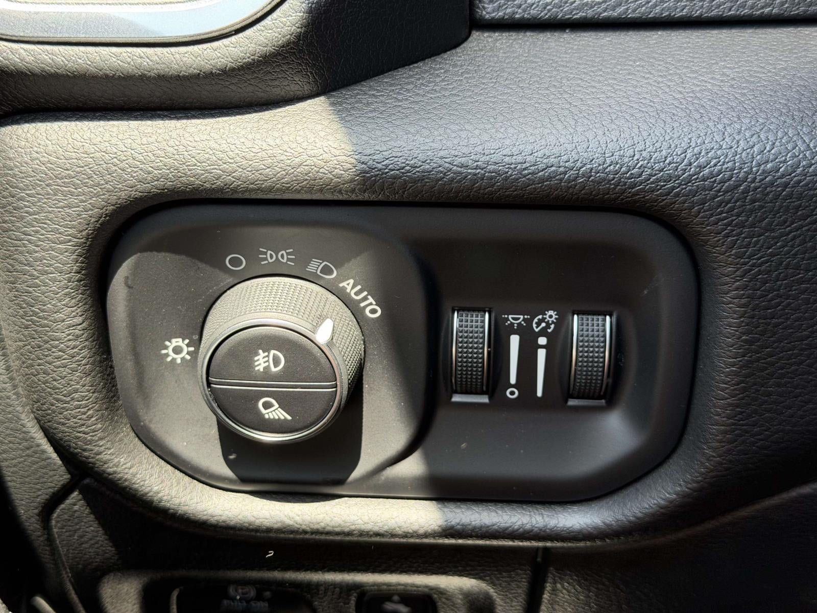 2023 RAM 1500 Laramie Crew Cab 4x4 6'4' Box