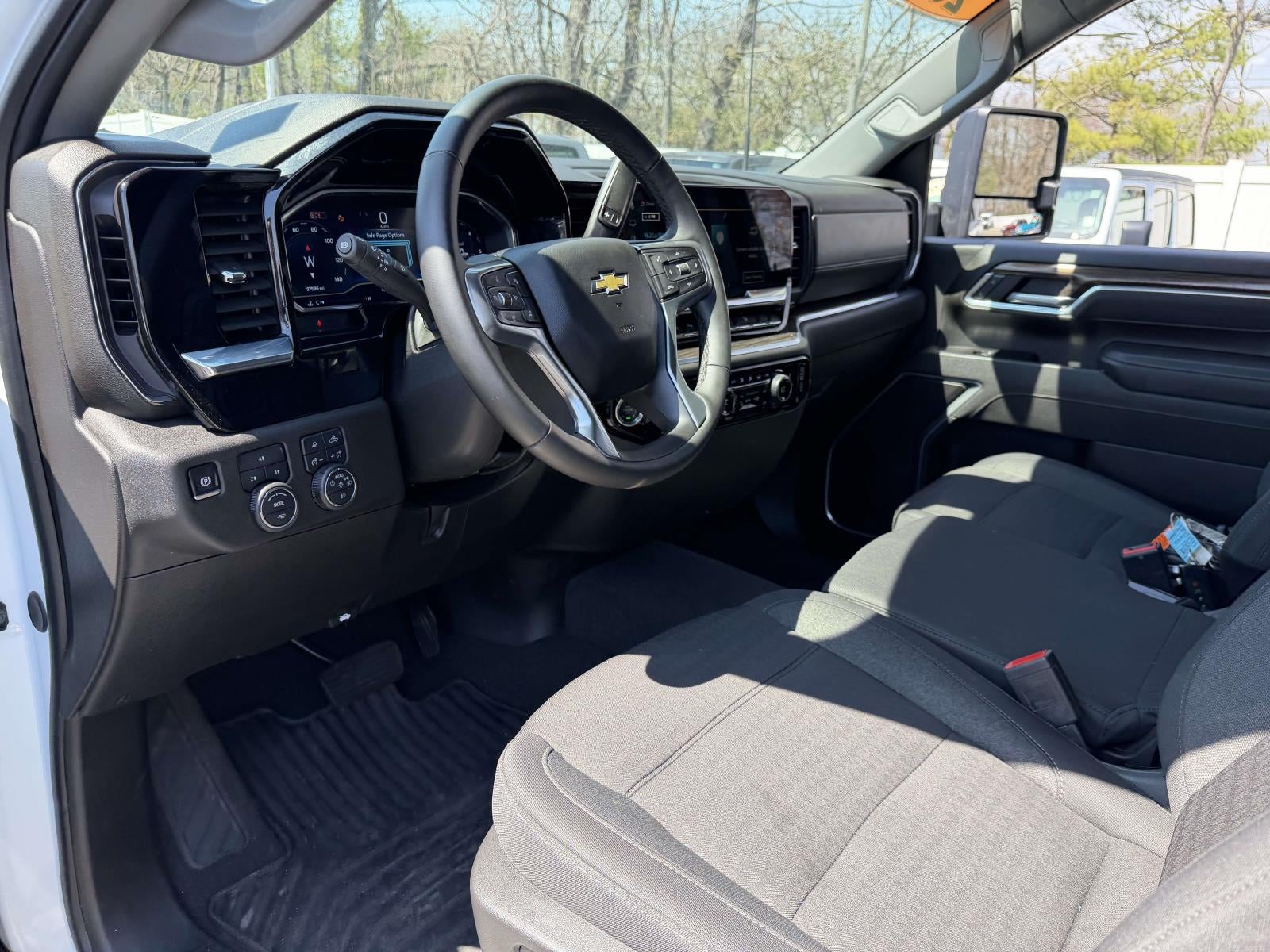 2025 Chevrolet Silverado 2500HD 4WD Crew Cab Long Bed LT