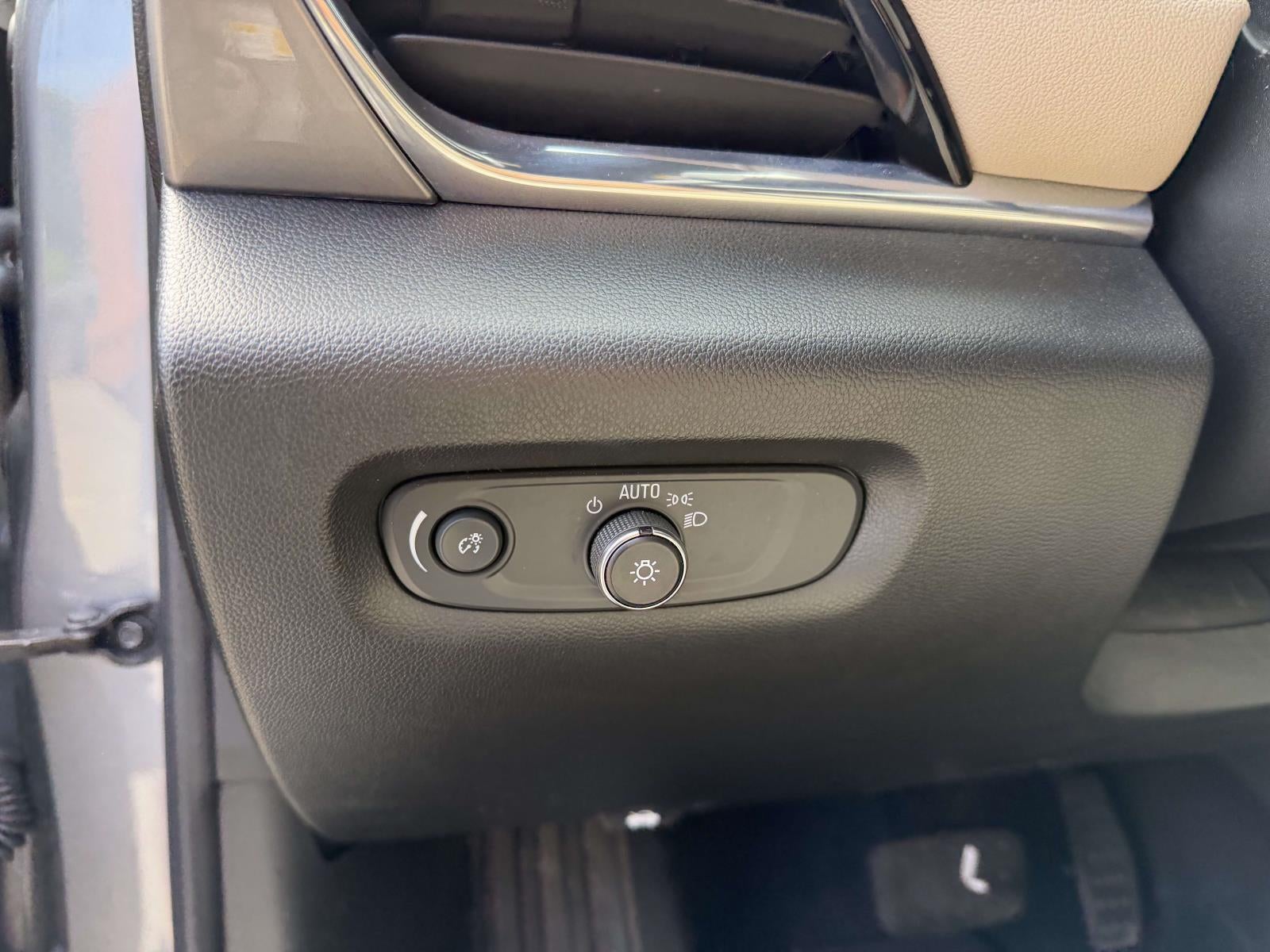 2023 Chevrolet Traverse FWD LS