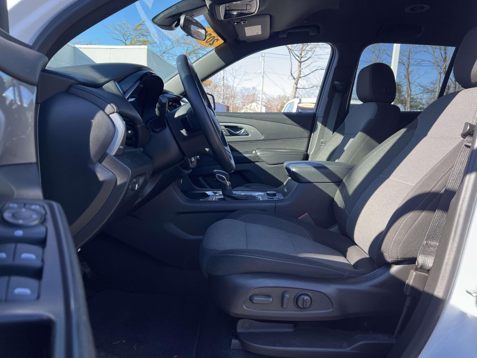 2023 Chevrolet Traverse FWD LT Cloth