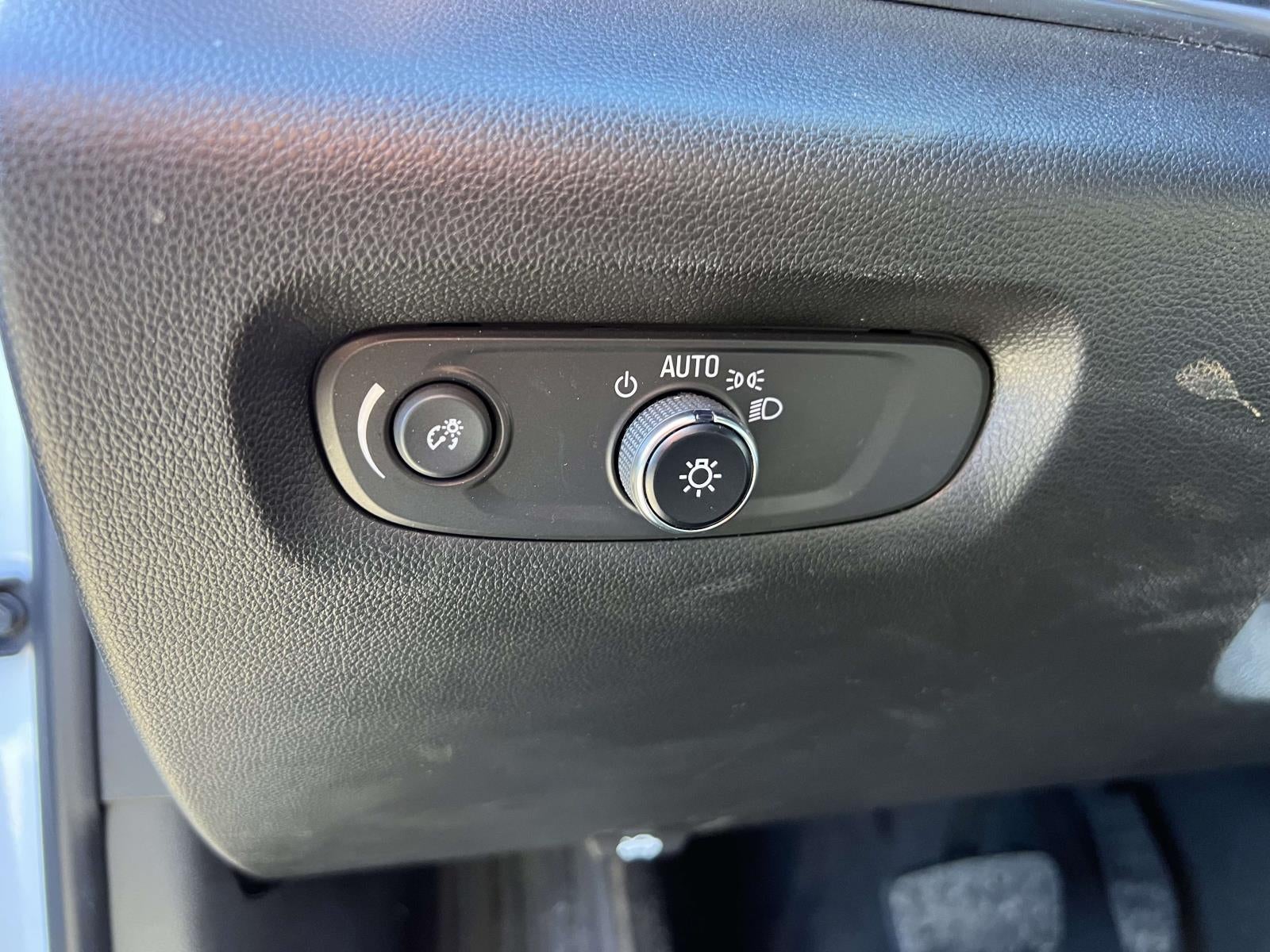 2023 Chevrolet Traverse FWD LT Cloth