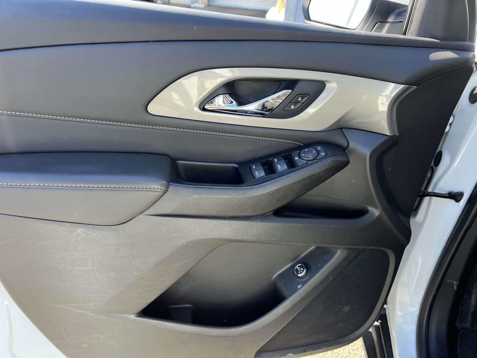 2023 Chevrolet Traverse AWD LT Leather