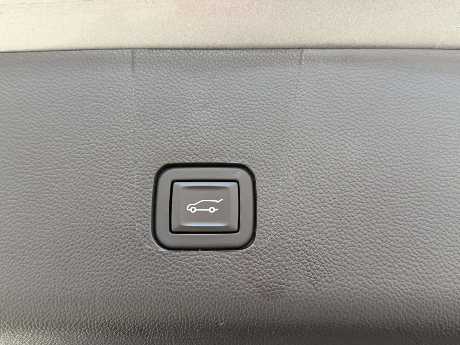 2023 Chevrolet Traverse AWD RS