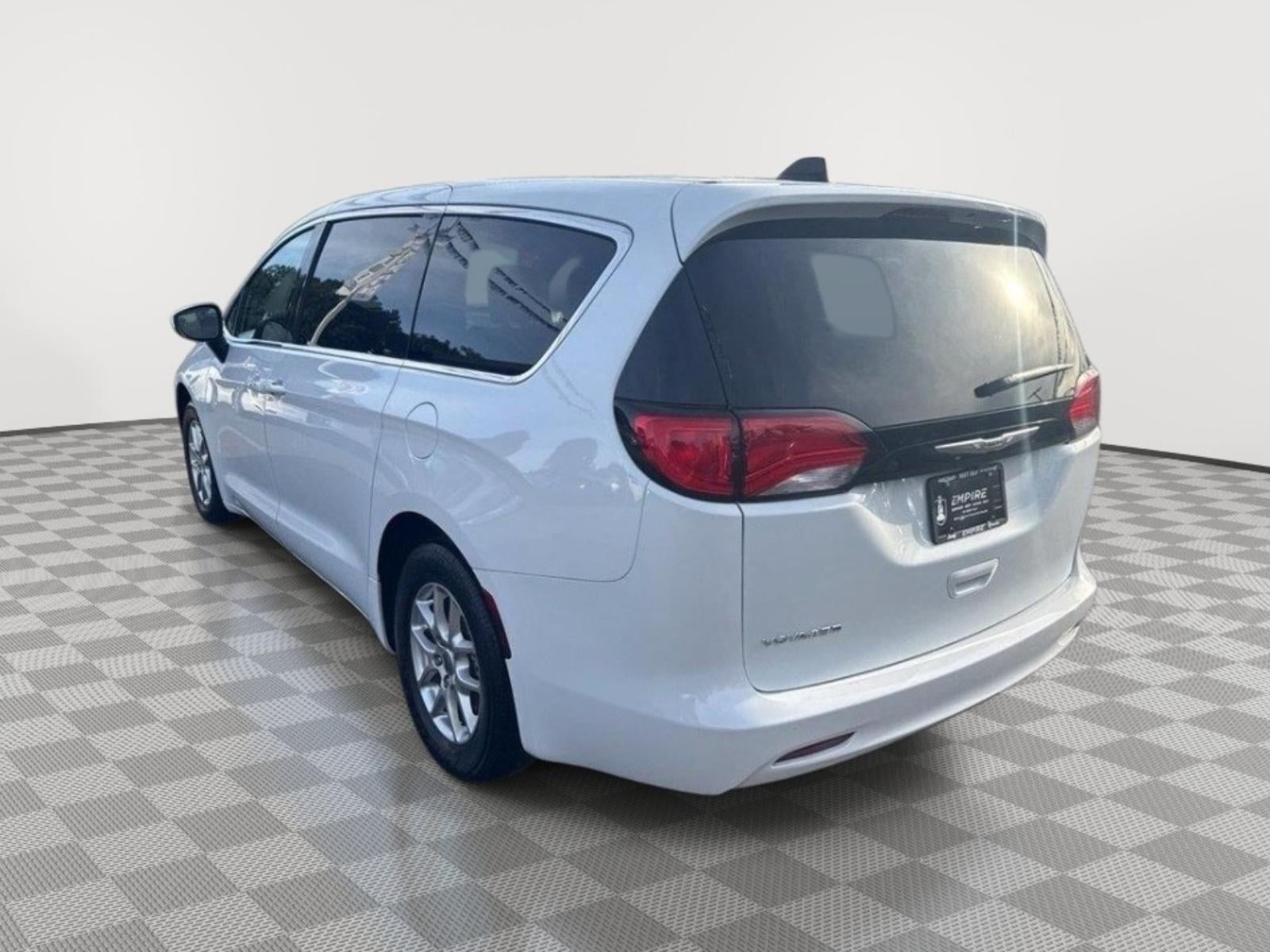 2023 Chrysler Voyager LX