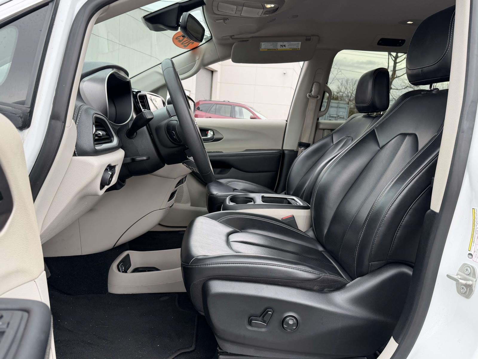 2023 Chrysler Pacifica Hybrid Touring L