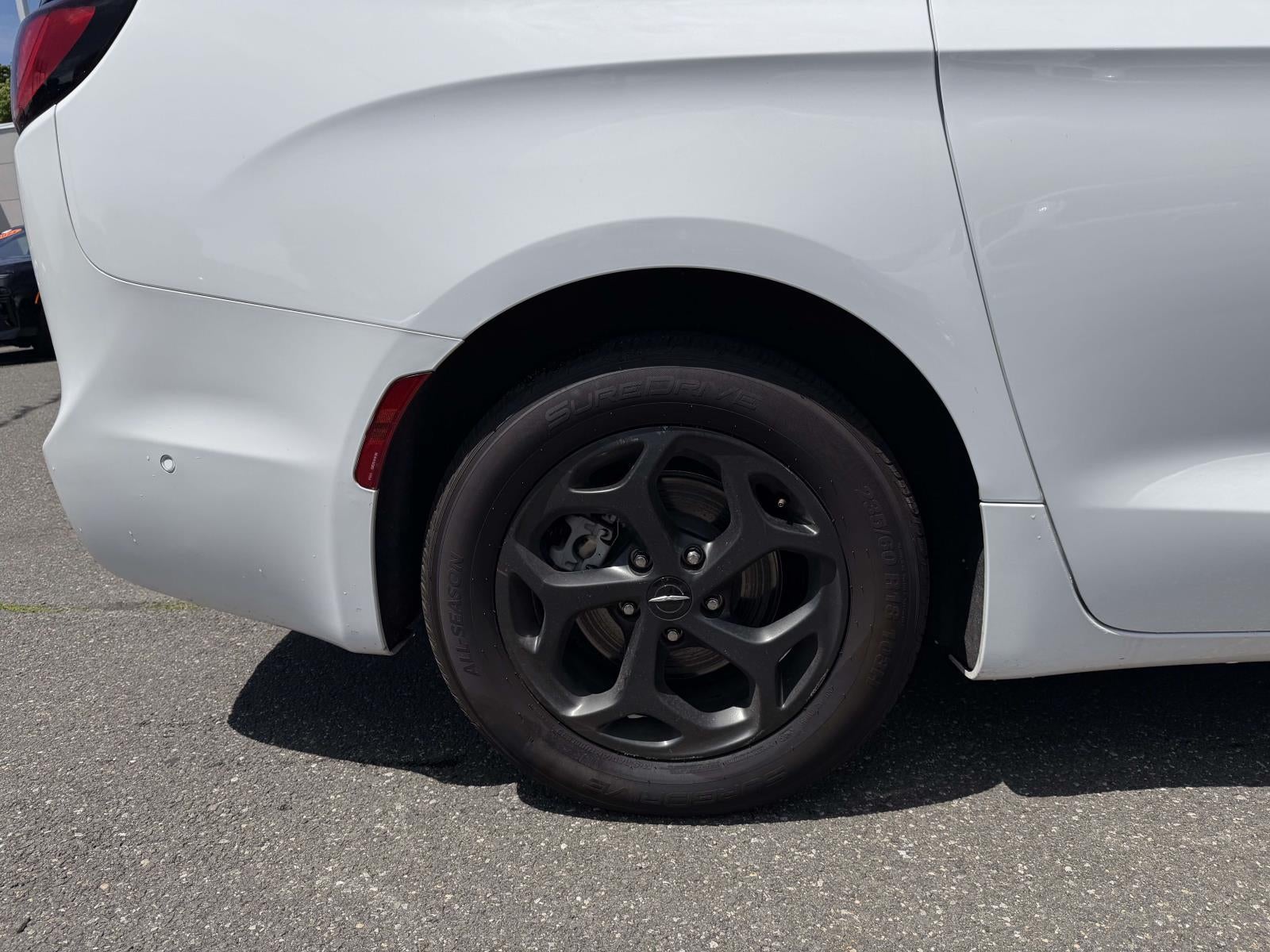 2024 Chrysler Pacifica Hybrid S Appearance Pkg