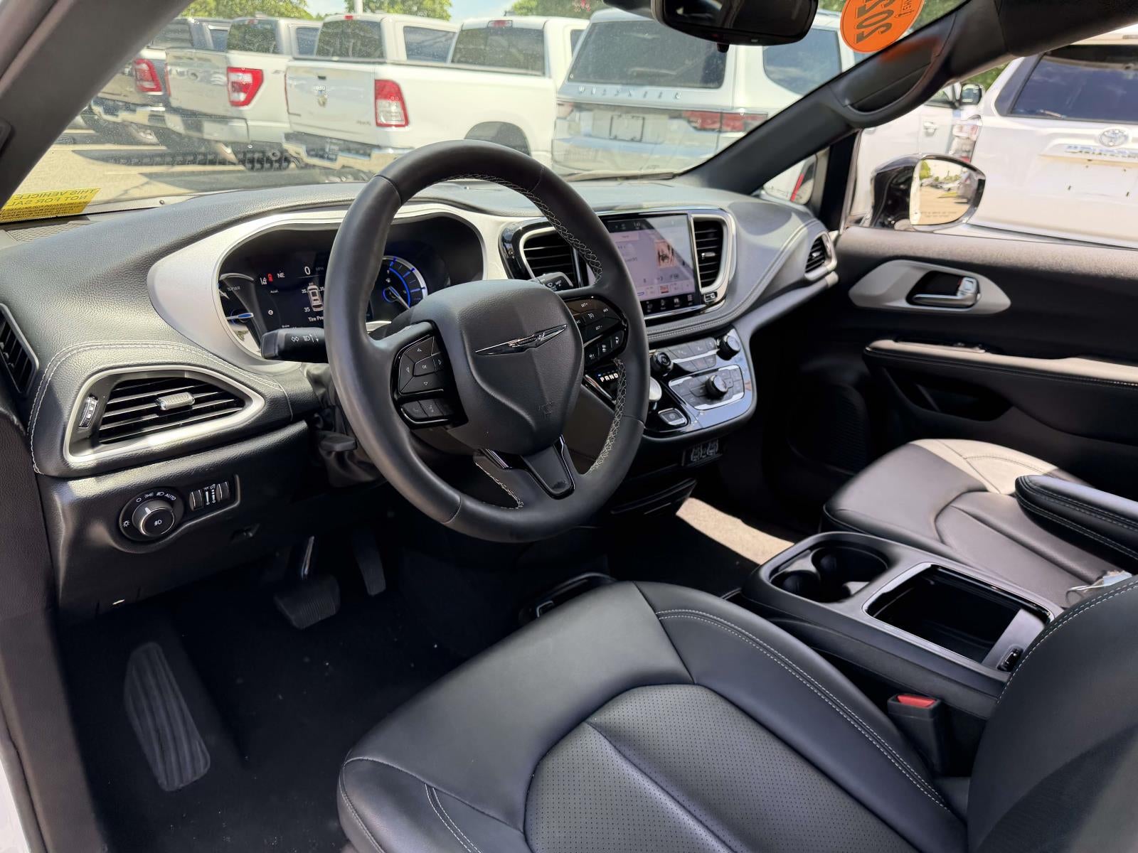2024 Chrysler Pacifica Hybrid S Appearance Pkg