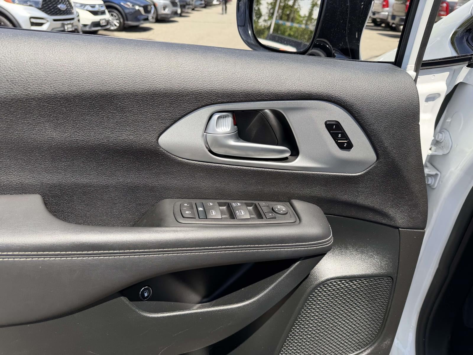 2024 Chrysler Pacifica Hybrid S Appearance Pkg