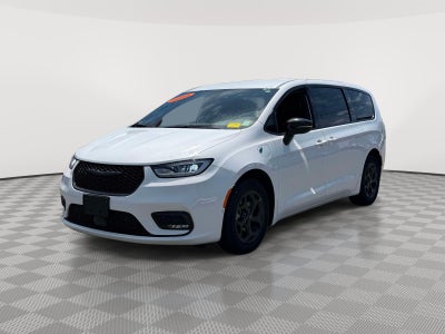 2024 Chrysler Pacifica Hybrid S Appearance Pkg