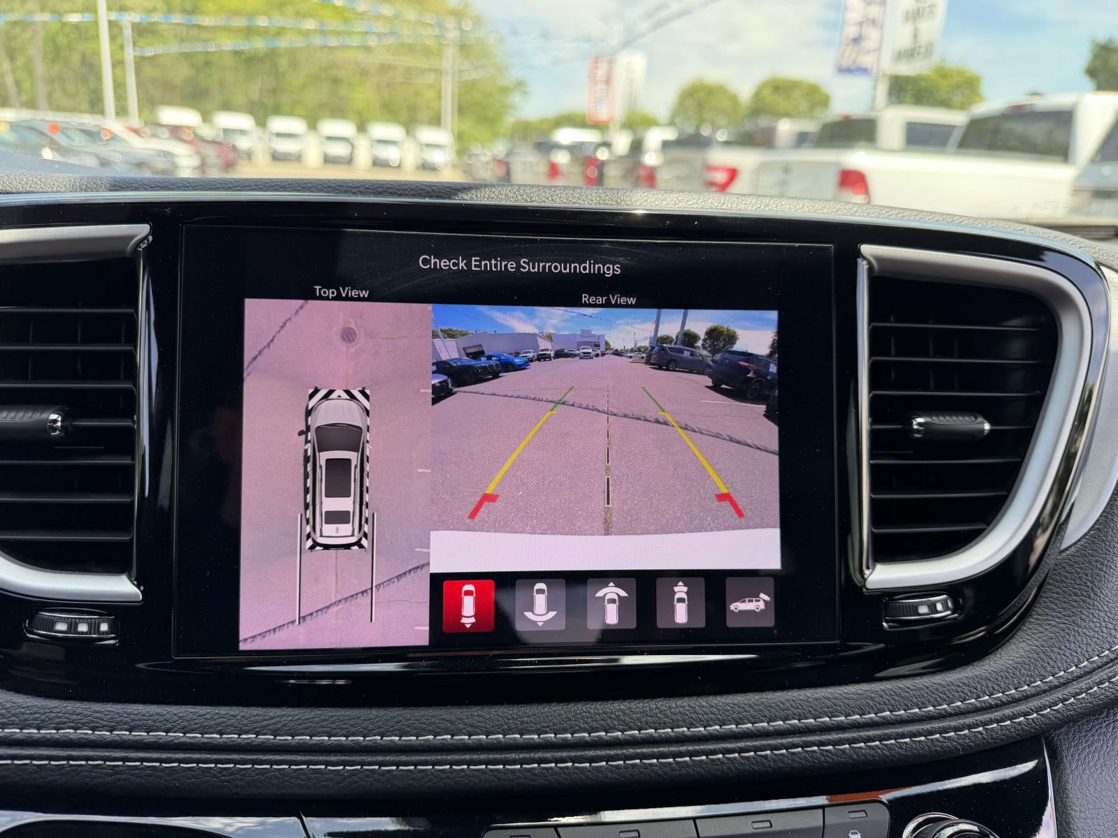 2024 Chrysler Pacifica Hybrid S Appearance Pkg