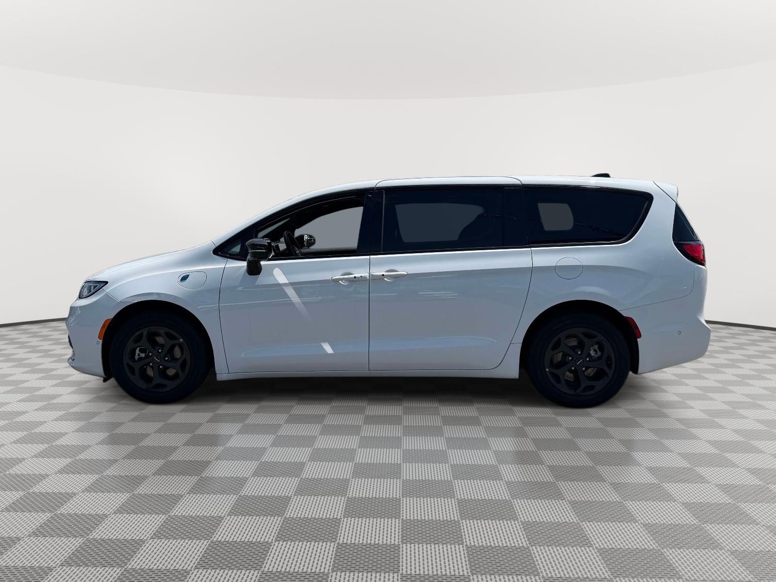 2024 Chrysler Pacifica Hybrid S Appearance Pkg